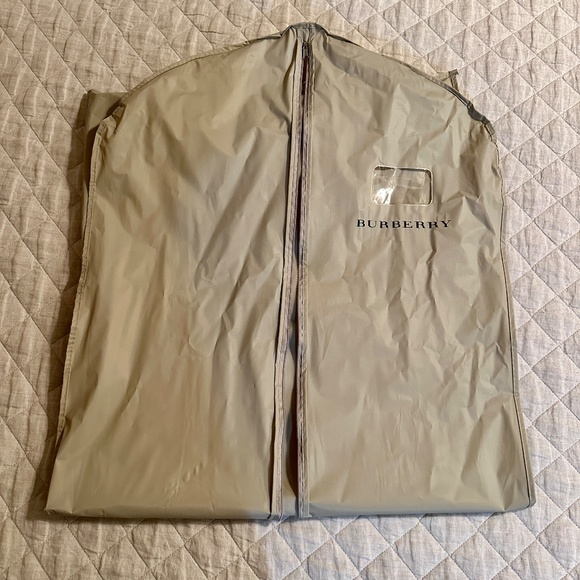 BURBERRY | Double-Breasted Trench Coat with Removable Liner - Picture 12 of 12